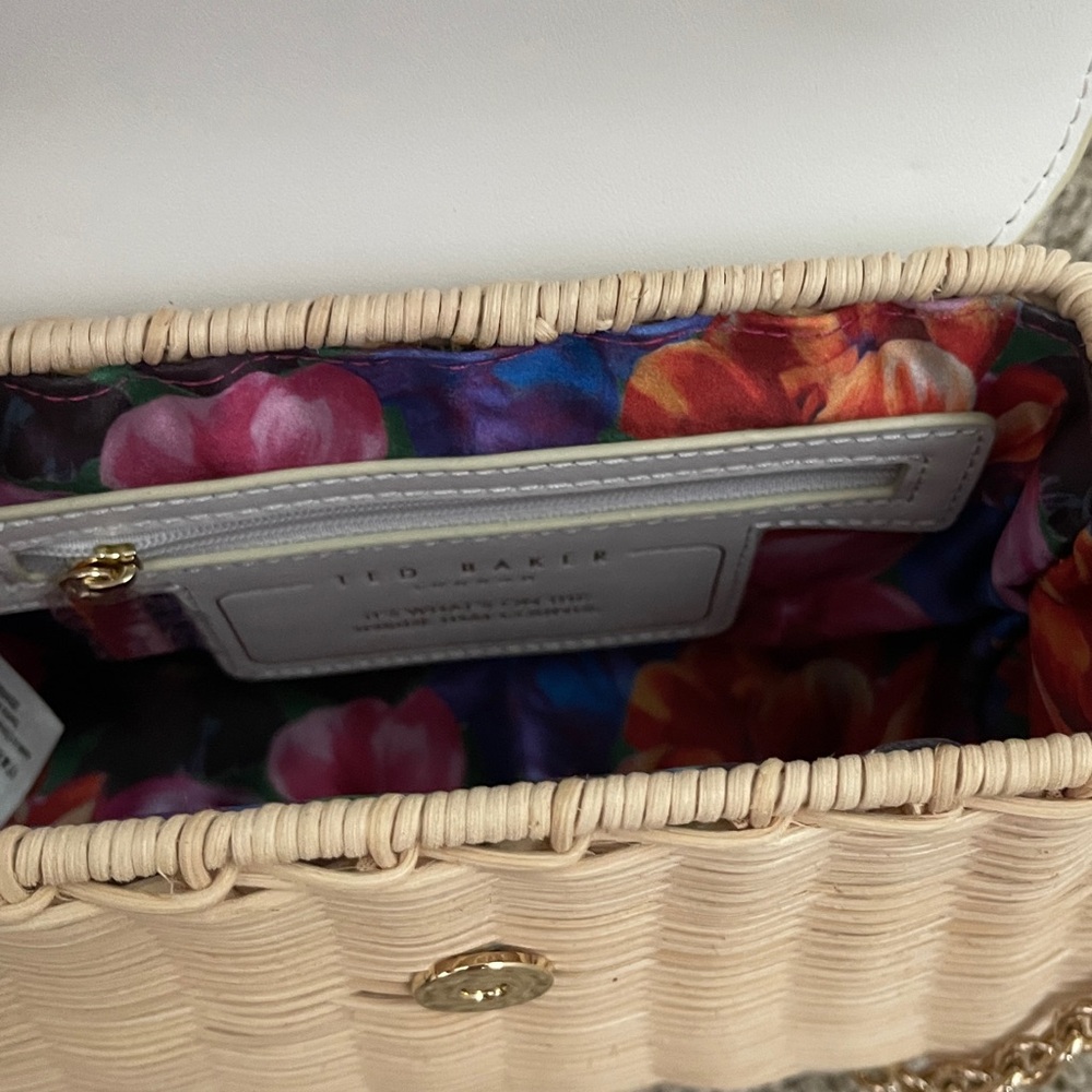Ted Baker White and Tan Woven Handbag with gold hardware. - Picture 8 of 10